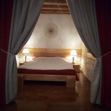 Le Domaine Des Papillons Otel Beaujeu-Saint-Vallier-et-Pierrejux Dış mekan fotoğraf