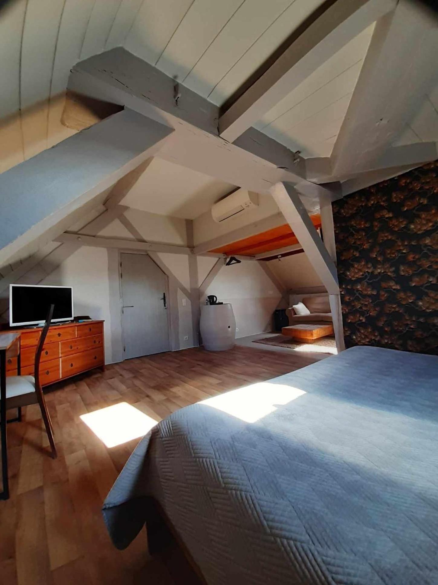 Le Domaine Des Papillons Otel Beaujeu-Saint-Vallier-et-Pierrejux Dış mekan fotoğraf