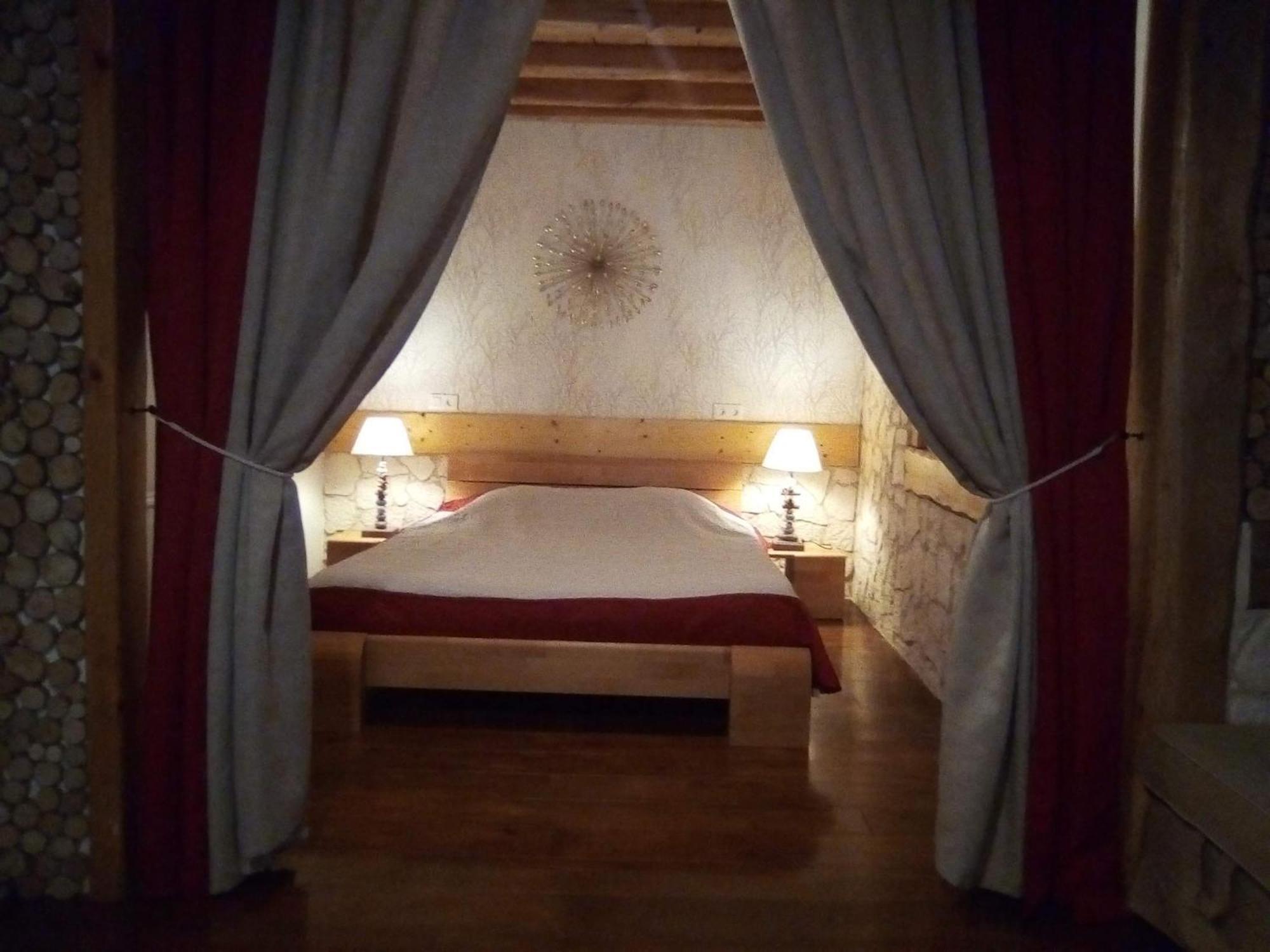 Le Domaine Des Papillons Otel Beaujeu-Saint-Vallier-et-Pierrejux Dış mekan fotoğraf