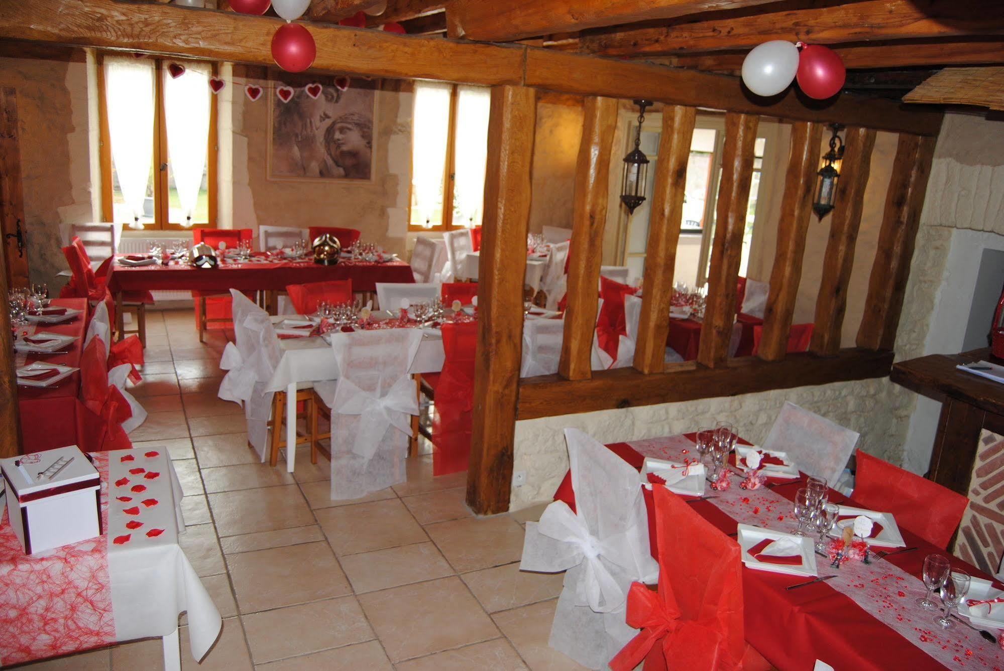 Le Domaine Des Papillons Otel Beaujeu-Saint-Vallier-et-Pierrejux Dış mekan fotoğraf