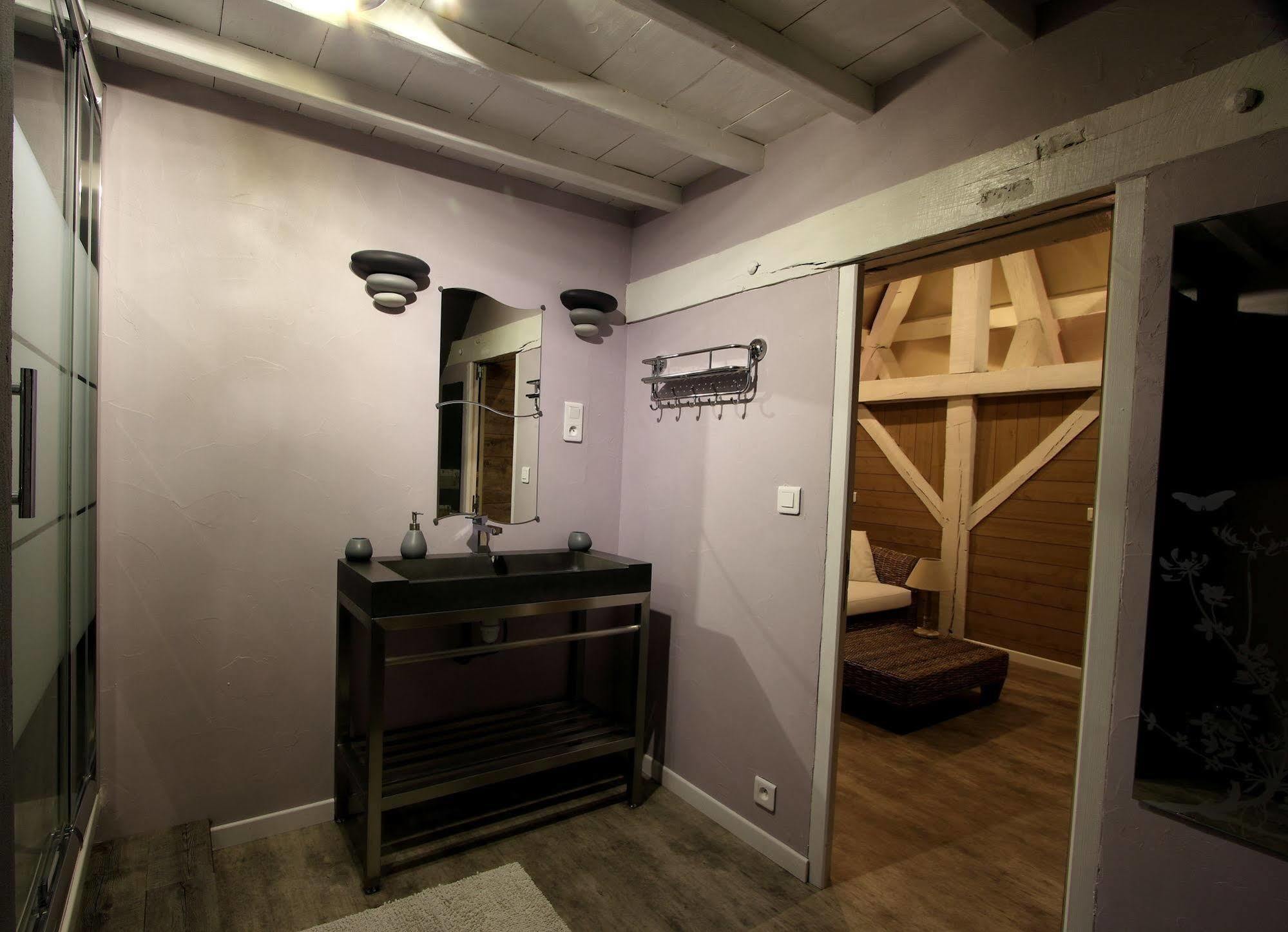 Le Domaine Des Papillons Otel Beaujeu-Saint-Vallier-et-Pierrejux Dış mekan fotoğraf