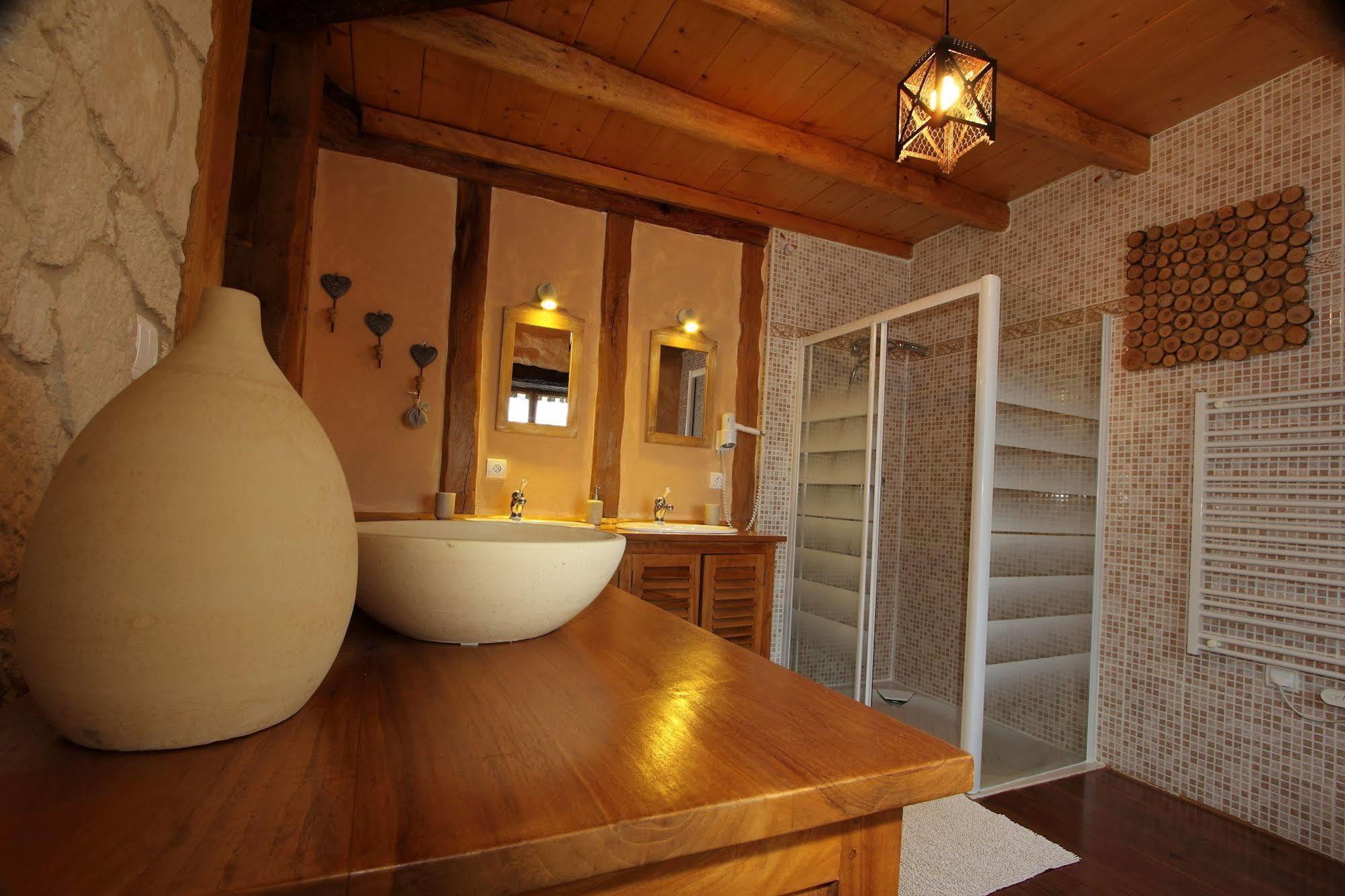 Le Domaine Des Papillons Otel Beaujeu-Saint-Vallier-et-Pierrejux Dış mekan fotoğraf