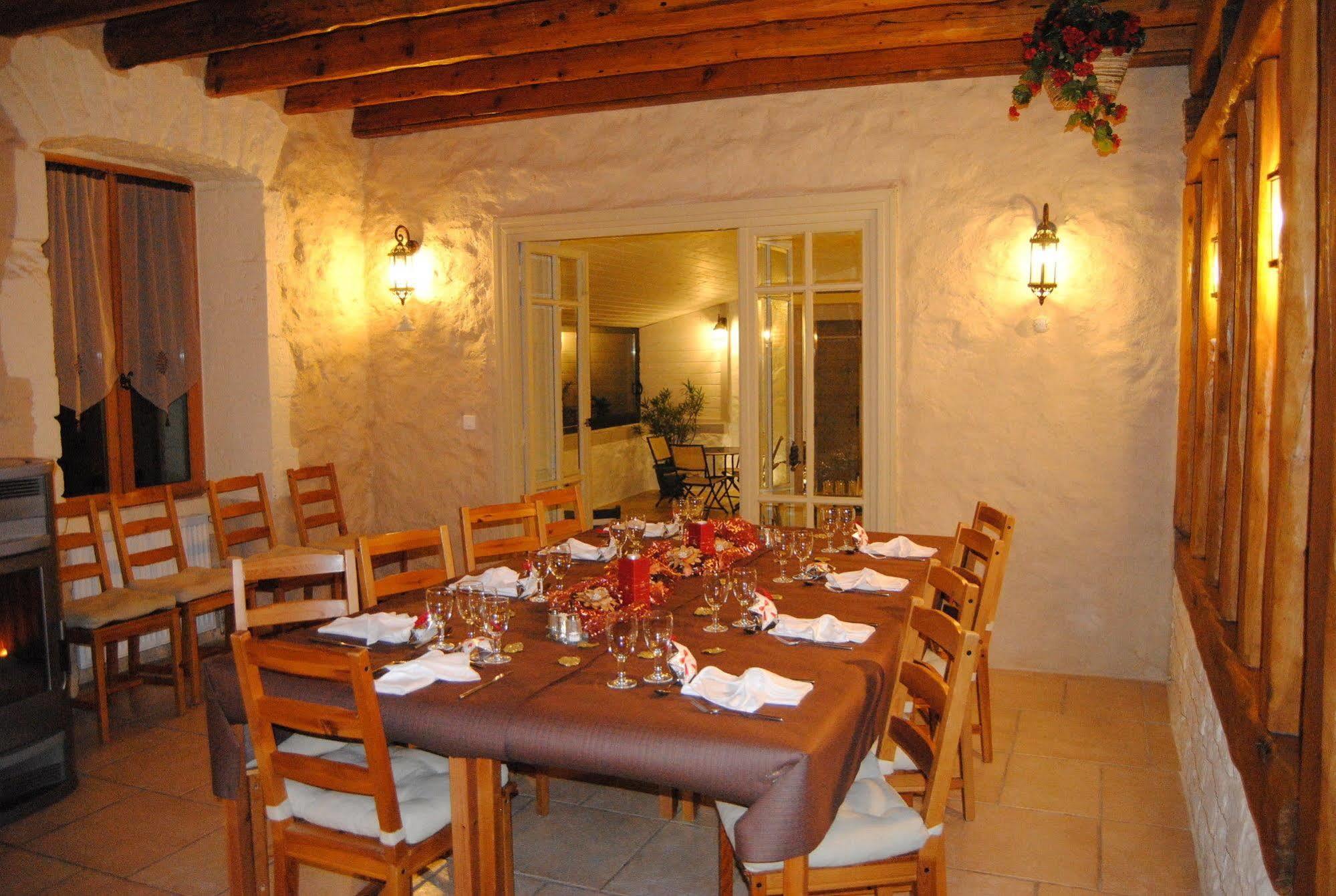 Le Domaine Des Papillons Otel Beaujeu-Saint-Vallier-et-Pierrejux Dış mekan fotoğraf