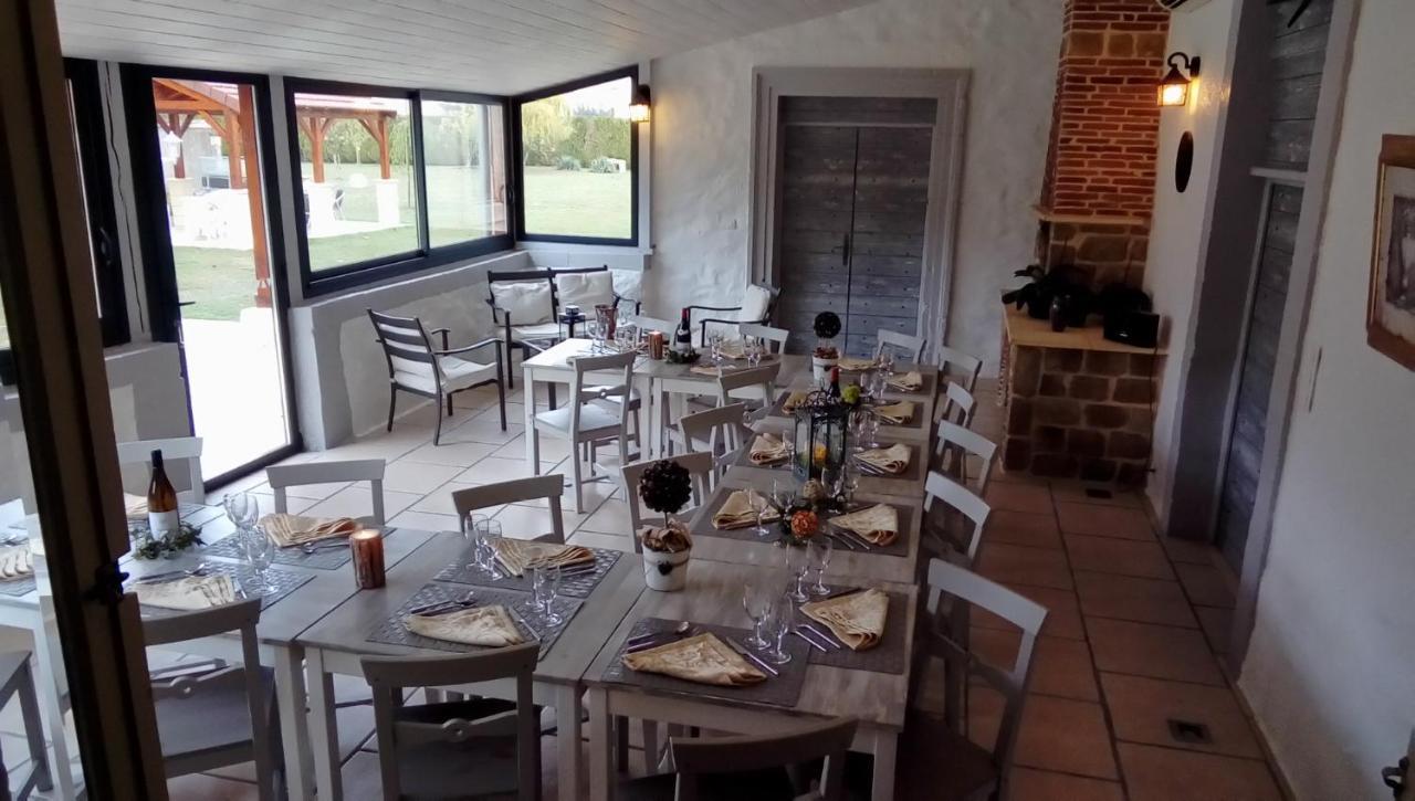 Le Domaine Des Papillons Otel Beaujeu-Saint-Vallier-et-Pierrejux Dış mekan fotoğraf