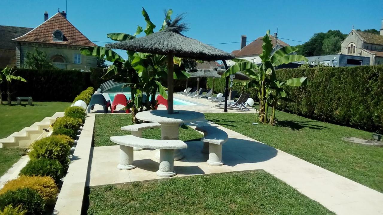 Le Domaine Des Papillons Otel Beaujeu-Saint-Vallier-et-Pierrejux Dış mekan fotoğraf