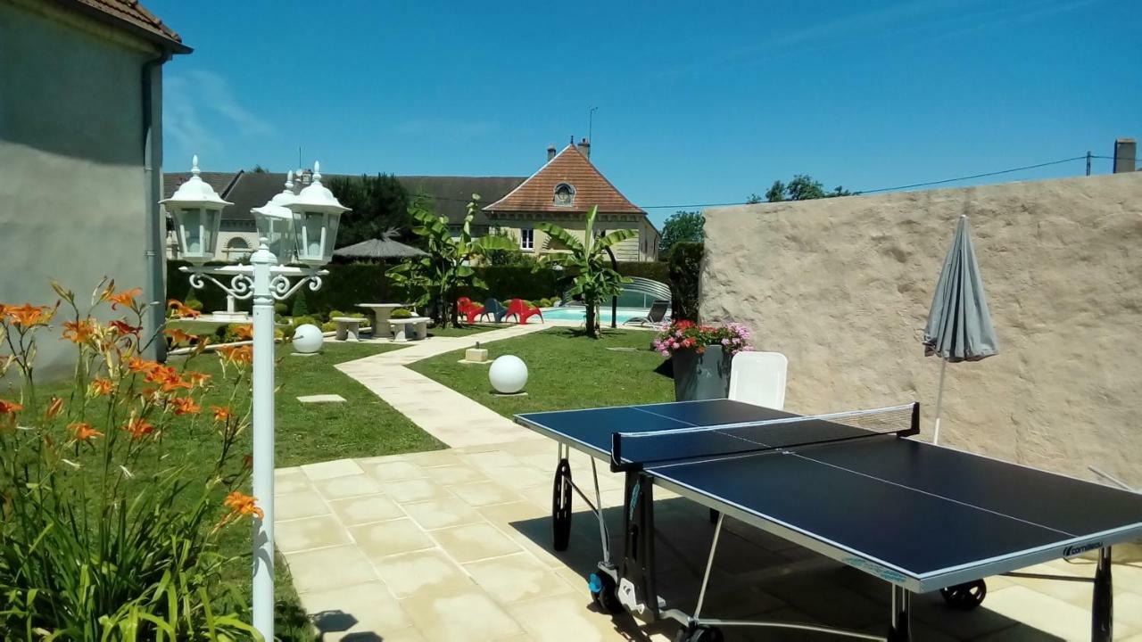 Le Domaine Des Papillons Otel Beaujeu-Saint-Vallier-et-Pierrejux Dış mekan fotoğraf