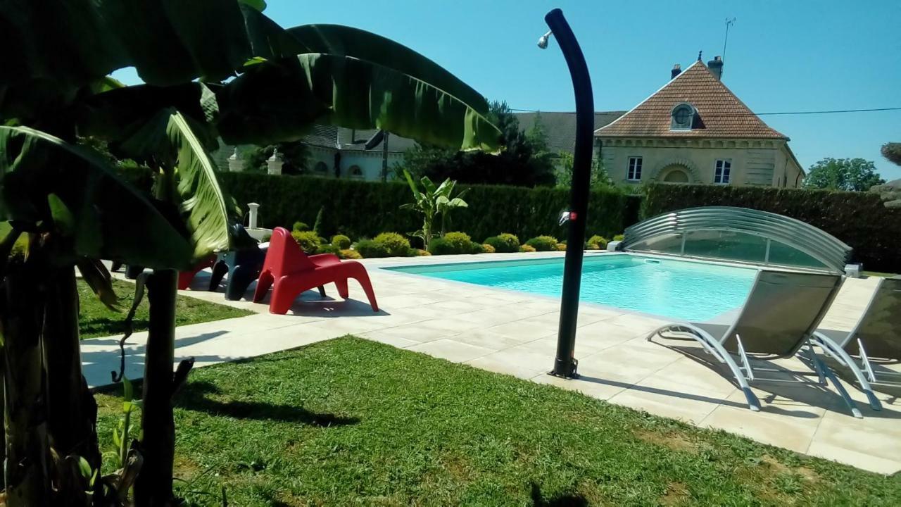 Le Domaine Des Papillons Otel Beaujeu-Saint-Vallier-et-Pierrejux Dış mekan fotoğraf