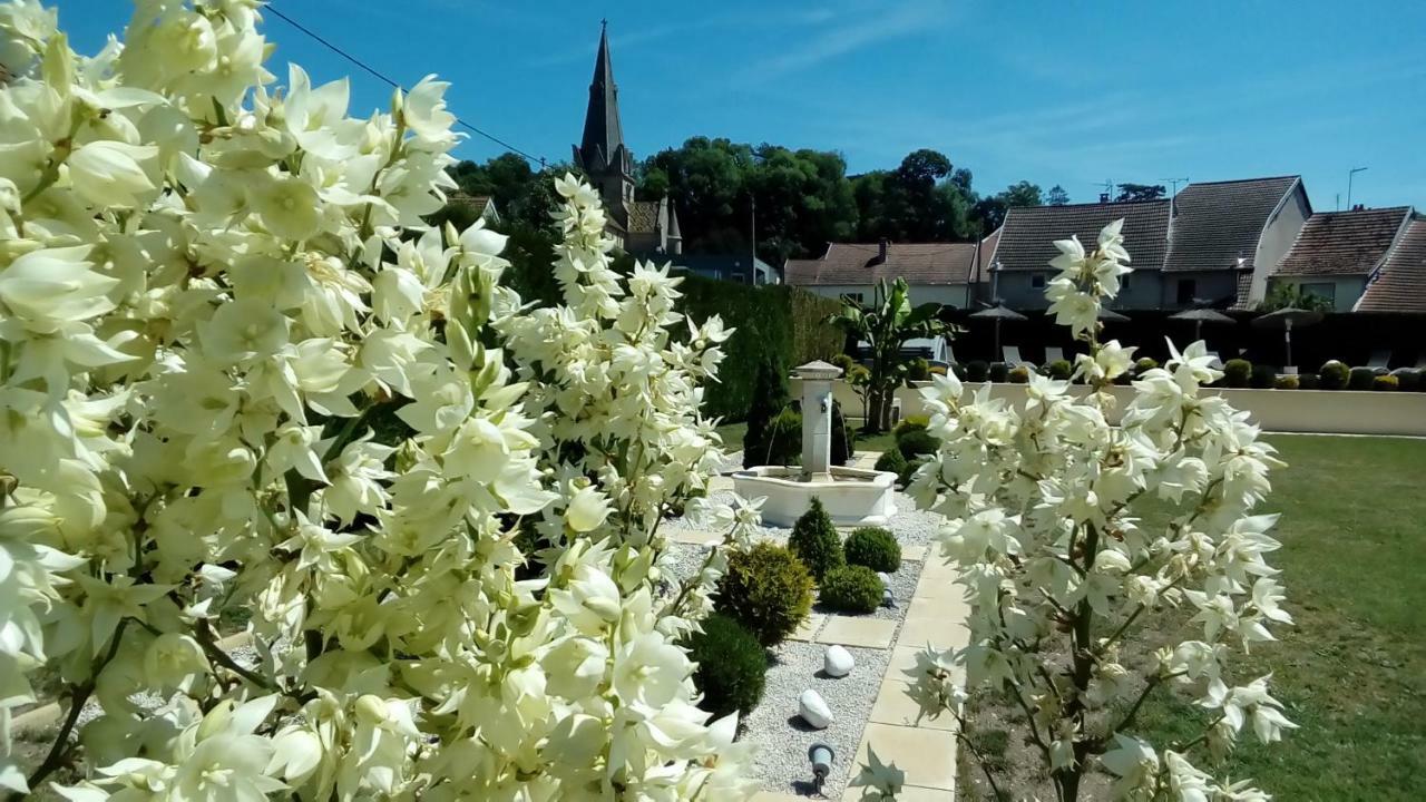 Le Domaine Des Papillons Otel Beaujeu-Saint-Vallier-et-Pierrejux Dış mekan fotoğraf